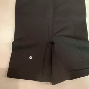 Lululemon Sculpt Short 6” rise size 4 Black